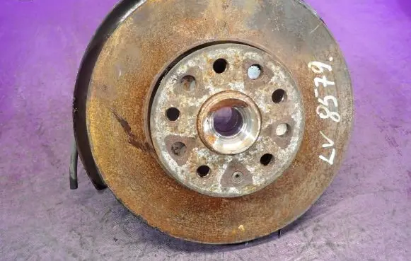 Skoda Octavia Mk3 (5E) Front wheel hub spindle knuckle