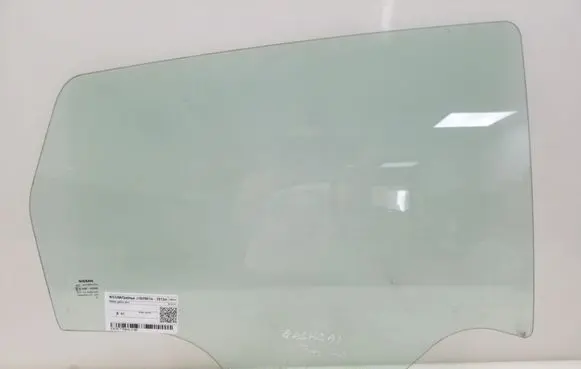 Nissan Qashqai Rear door window glass 