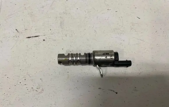 Skoda Octavia Mk3 (5E) Camshaft vanos timing valve 04E906455
