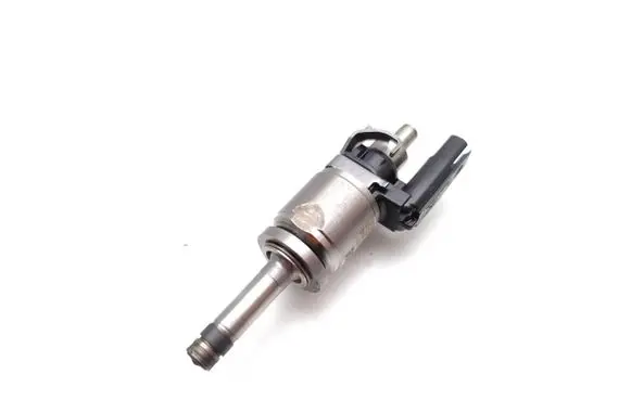 Volvo V40 Fuel injector 31303495
