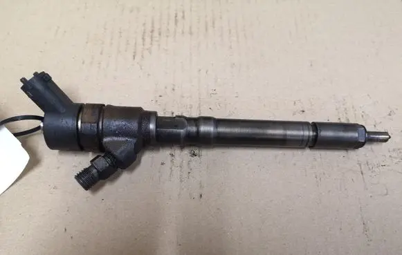 KIA Carens I Fuel injector 0445110064