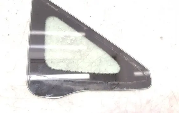 Honda FR-V Front triangle window/glass 43R00122 M2H3 AS2
