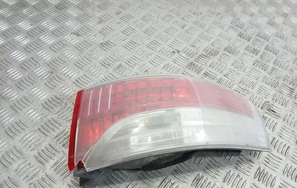 Toyota Avensis T270 Rear/tail lights