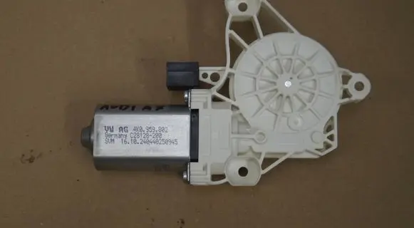 Audi A7 S7 4K8 Front door window regulator motor 4K0959802 C28128200