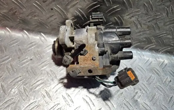 Mazda 121 Spark distributor B3C72702 D4T8902