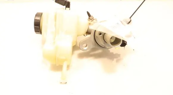 Master brake cylinder