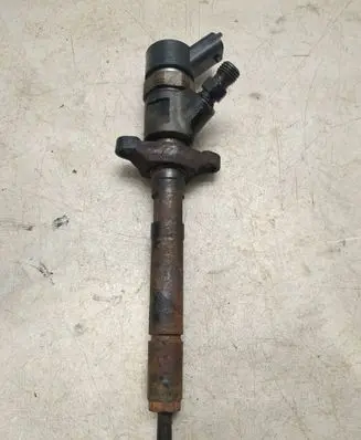 Fuel injector