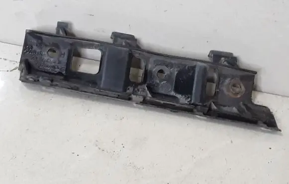 Volkswagen PASSAT B6 Front bumper mounting bracket 3C0807184
