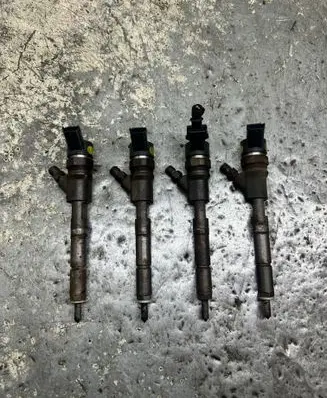 Toyota Yaris Fuel injectors set 0445110214