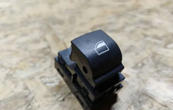 BMW 2 F46 Electric window control switch 9208107