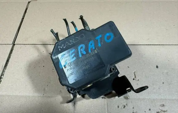 KIA Cerato ABS Pump 956002F000 10AK4761B01 5WY7271A