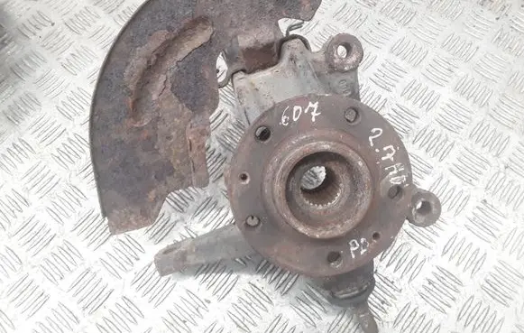 Peugeot 607 Front wheel hub spindle knuckle