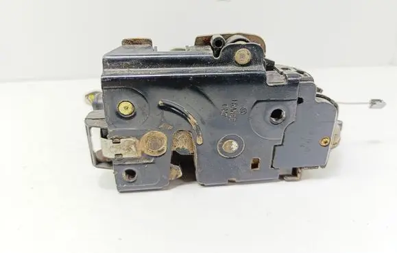 Volkswagen Golf IV Front door lock