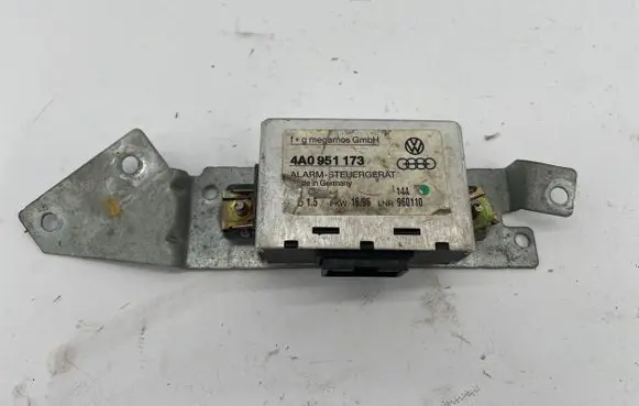 Audi A6 S6 C4 4A Alarm control unit/module 4A0951173 4A0951173A 4A0907366A