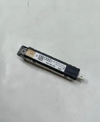Audi A3 S3 8V Aerial antenna amplifier 8V5035225 920286321