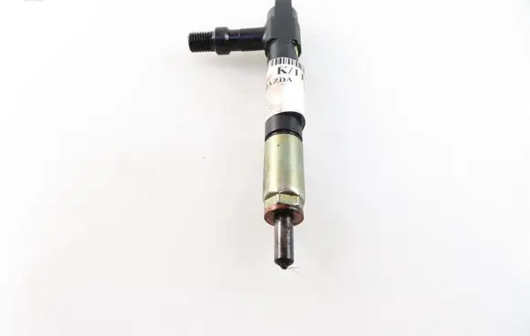 Mazda 626 Fuel injector D7390