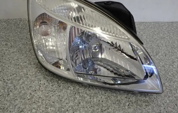 KIA Rio Headlight/headlamp