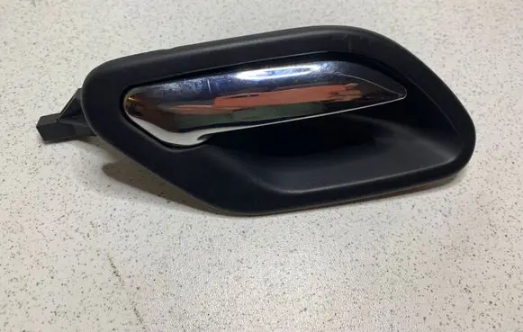 BMW 5 E39 Front door interior handle 8226050