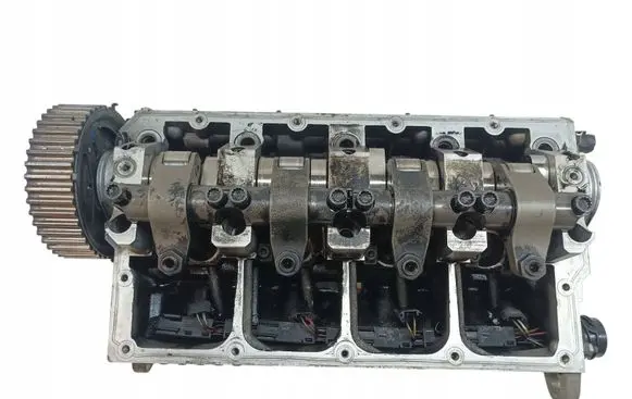 Volkswagen PASSAT B5.5 Engine head 038103373R