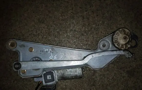BMW 5 E34 Rear window wiper mechanism 61628355721