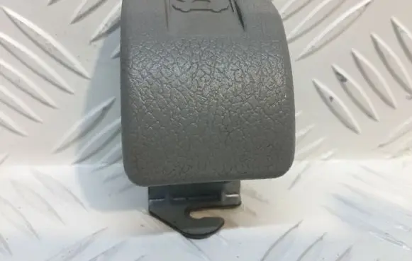 Mitsubishi Shogun Engine bonnet (hood) release handle