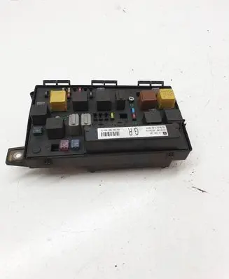 Opel Zafira B Fuse module 13206745 SW0816