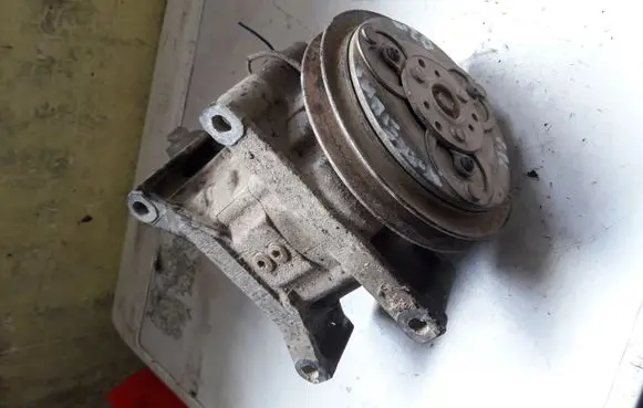 Nissan X-Trail T30 Air conditioning (A/C) compressor (pump) 2K432542J