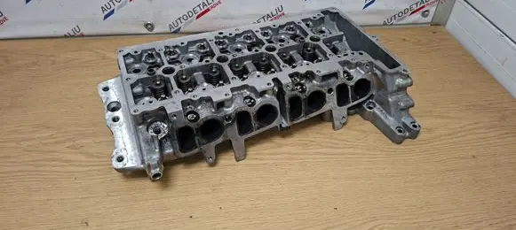 BMW 2 F46 Engine head 8513681 11128513681 1031826