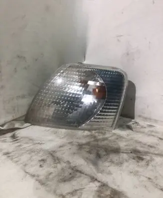 Volkswagen PASSAT B5 Front indicator light 3B0953049C 41577