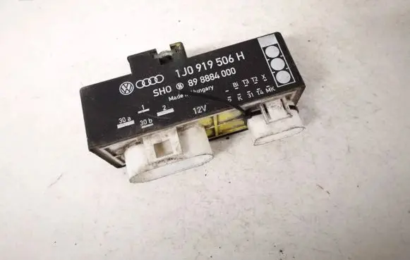 Volkswagen Golf IV Coolant fan relay 1j0919506h 898884000