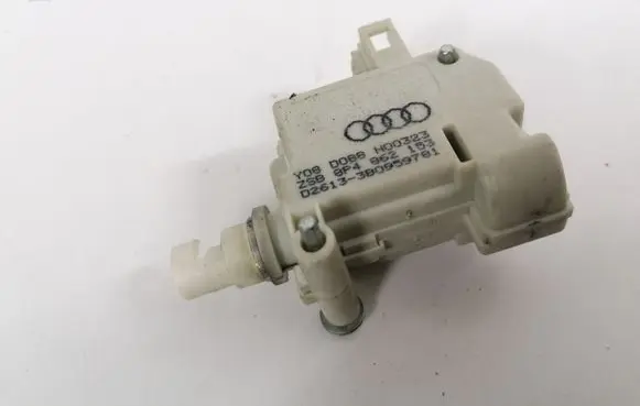 Audi A3 S3 8P Central locking motor 8P4862153