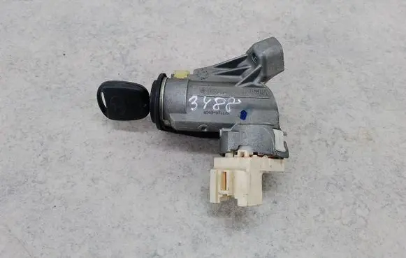 Toyota Yaris Ignition lock