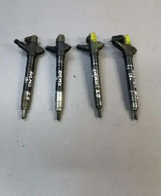 Toyota Avensis T270 Fuel injectors set 236700R100