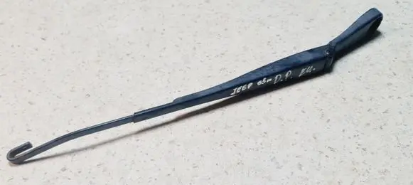 Jeep Cherokee III KJ Front wiper blade arm 55155898AC