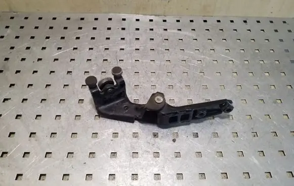 Volkswagen Transporter - Caravelle T5 Sliding door middle roller runner 7H0843336