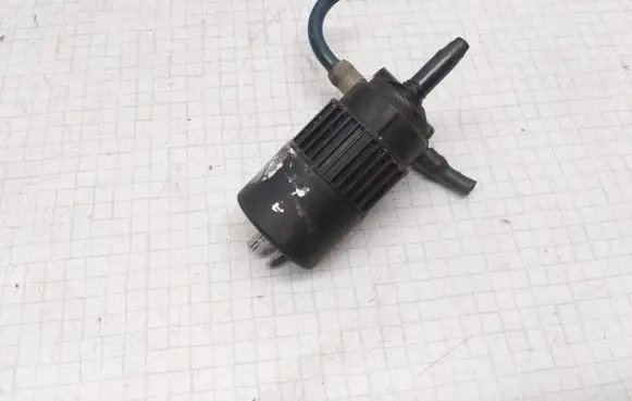 Opel Astra F Windscreen/windshield washer pump