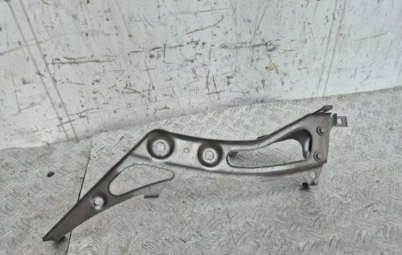 BMW 2 F45 Fender mounting bracket 7297201
