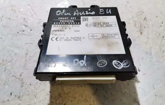 Toyota Auris 150 Door central lock control unit/module 8999002010