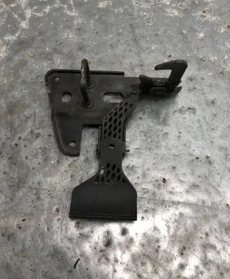 Engine bonnet/hood lock/catch