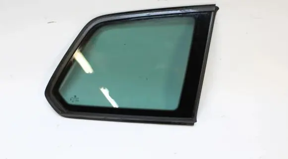 Volkswagen Golf VII Rear side window