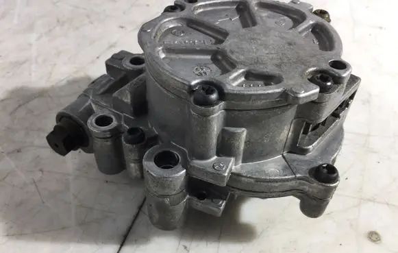 Iveco Daily 35 - 40.10 Oil pump 3011111B F009D01612