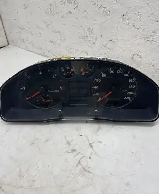 Audi A4 S4 B5 8D Speedometer (instrument cluster) AU0007001