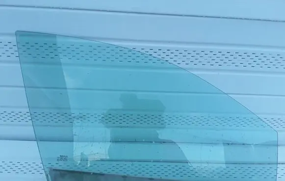 Renault Megane II Front door window glass four-door 43R001100