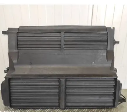 Ford Focus Intercooler air guide/duct channel BM518475BE 009834 20110511