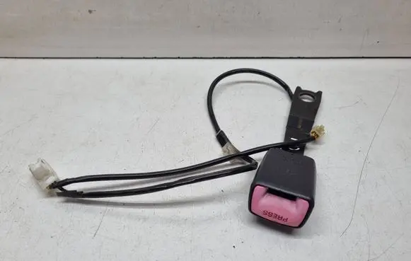 Toyota RAV 4 (XA20) Front seatbelt buckle E034501