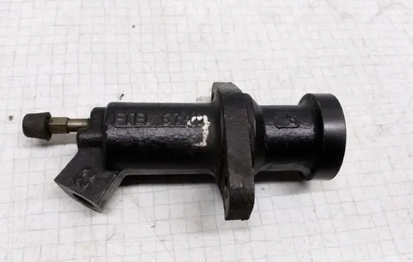 BMW 3 E46 Clutch master cylinder FTE6740