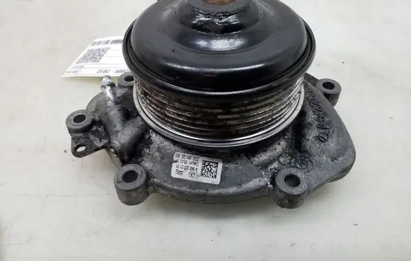 Mercedes-Benz E W212 Water pump A6422002102