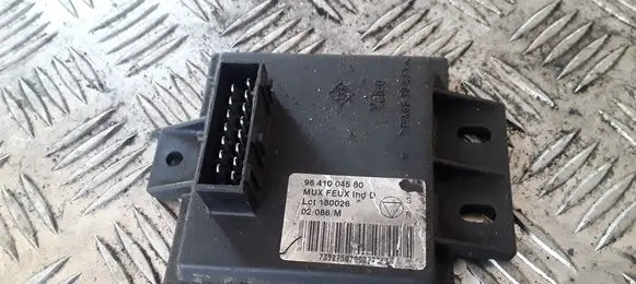 Peugeot 607 Ignition amplifier control unit 9641004580