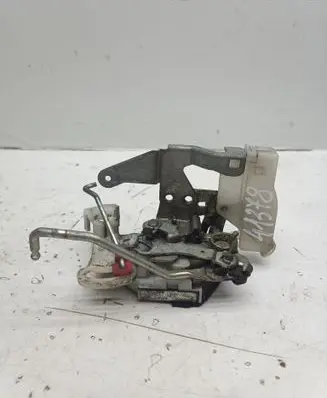 Toyota Aygo AB10 Front door lock 