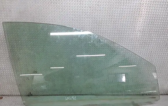 Volkswagen Polo IV 9N3 Front door window glass four-door